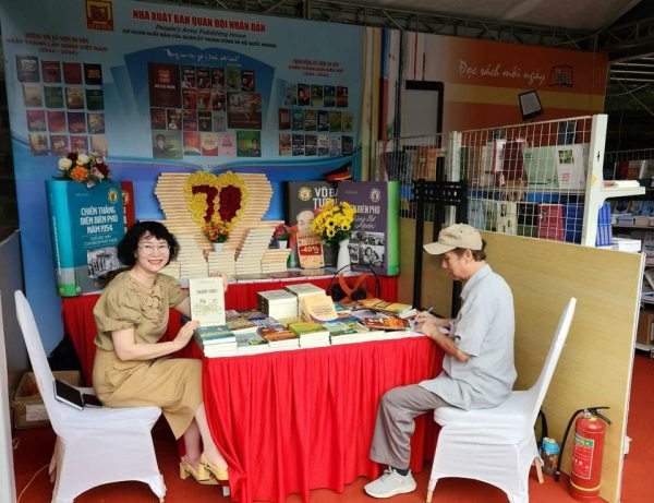 Nhà xuất bản Quân đội nhân dân tham gia hội sách tại Văn Miếu – Quốc Tử Giám
