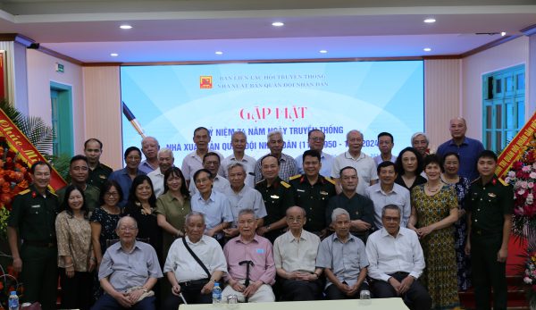 Gặp mặt Cán bộ, công nhân viên Nhà xuất bản QĐND đã nghỉ hưu nhân Kỷ niệm 74 năm Ngày truyền thống NXBQĐND (11/7/1950-11/7/2024)