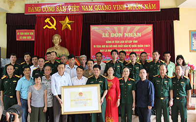 Nhà xuất bản Quân đội nhân dân  đón nhận Bằng di tích Nơi ra đời tại ATK Định Hóa, Thái Nguyên
