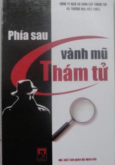 Phía sau vành mũ thám tử