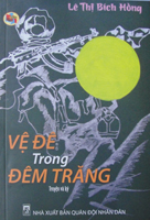 Vệ đê trong đêm trăng