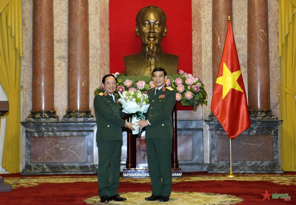 Chủ tịch nước trao quyết định bổ nhiệm Thượng tướng Trịnh Văn Quyết giữ chức Chủ nhiệm Tổng cục Chính trị Quân đội nhân dân Việt Nam