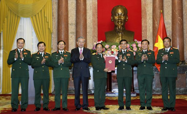 Chủ tịch nước trao quyết định bổ nhiệm Thượng tướng Trịnh Văn Quyết giữ chức Chủ nhiệm Tổng cục Chính trị Quân đội nhân dân Việt Nam