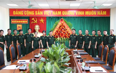 Bộ Quốc phòng và Tổng cục Chính trị chúc mừng 74 năm Ngày truyền thống của Nhà xuất bản Quân đội nhân dân (11/7/1950 – 11/7/2024)