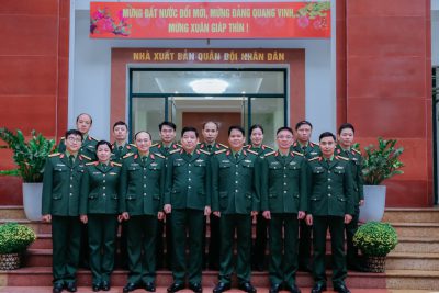 Trung tướng Nguyễn Văn Gấu kiểm tra các cơ quan, đơn vị