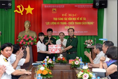 Bế mạc trại sáng tác văn học về đề tài “Lực lượng vũ trang – Chiến tranh cách mạng“