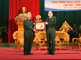 GIAO LƯU CHÀO MỪNG NGÀY SÁCH VIỆT NAM TẠI TRƯỜNG SĨ QUAN LỤC QUÂN 1