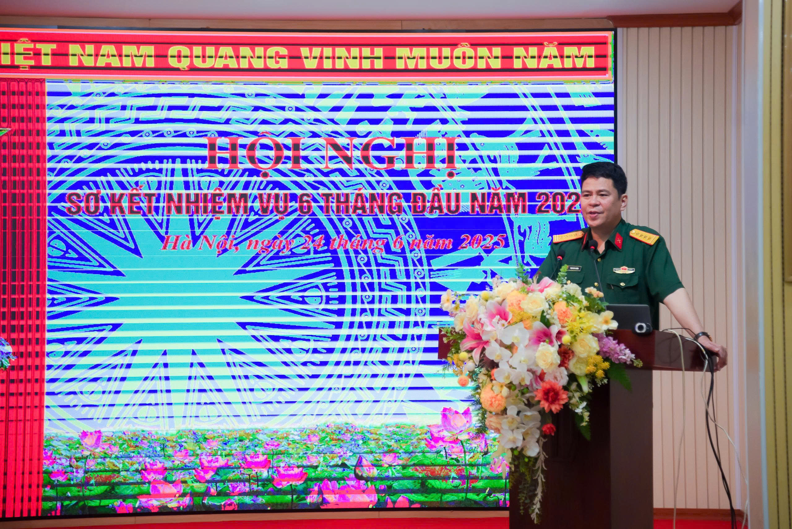 Nhà xuất bản Quân đội nhân dân tổ chức Hội nghị Sơ kết công tác 6 tháng đầu năm và triển khai nhiệm vụ trọng tâm 6 tháng cuối năm. Hội nghị đã đánh giá toàn diện những kết quả đạt được