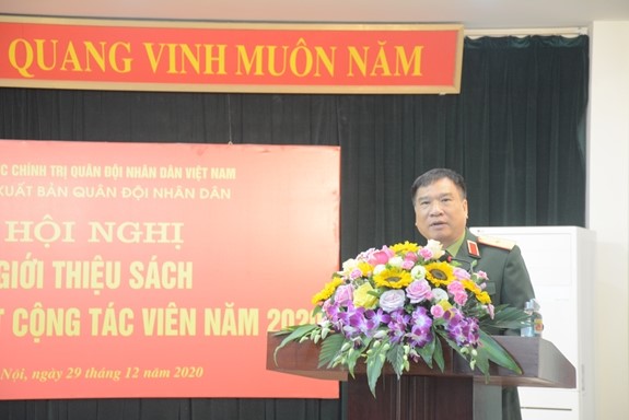 Nhà xuất bản Quân đội nhân dân giới thiệu sách và gặp mặt cộng tác viên