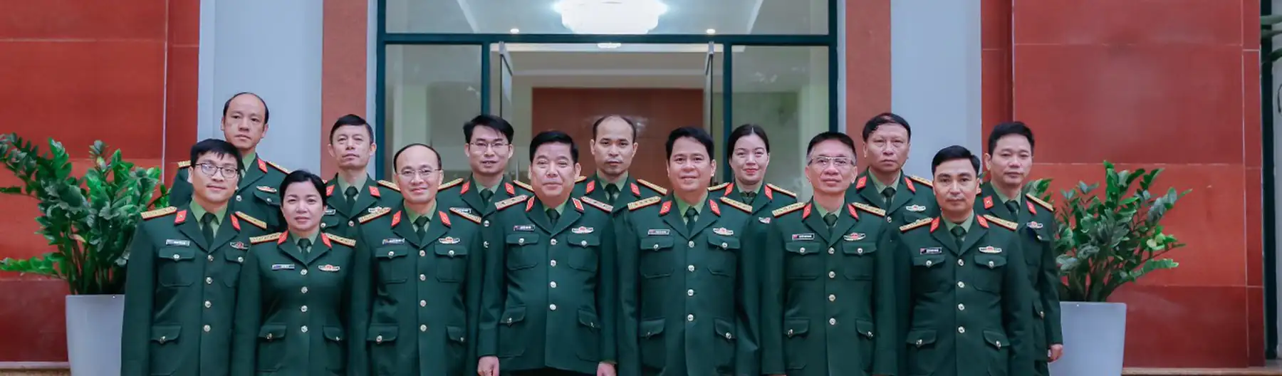 Trung tướng Nguyễn Văn Gấu kiểm tra các cơ quan, đơn vị