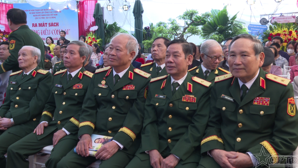 Ra mắt cuốn  sách “Những điều còn lại” của Trung tướng Phùng Khắc Đăng