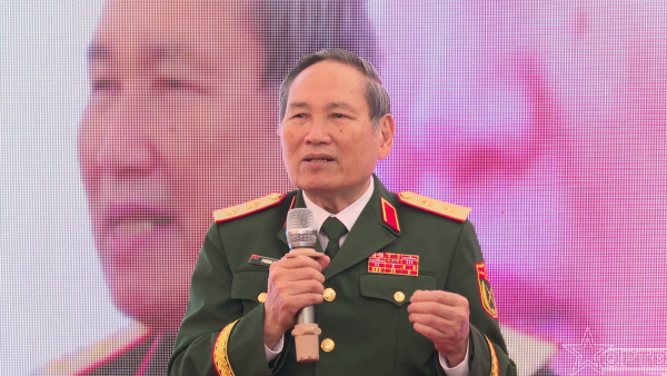 Ra mắt cuốn  sách “Những điều còn lại” của Trung tướng Phùng Khắc Đăng